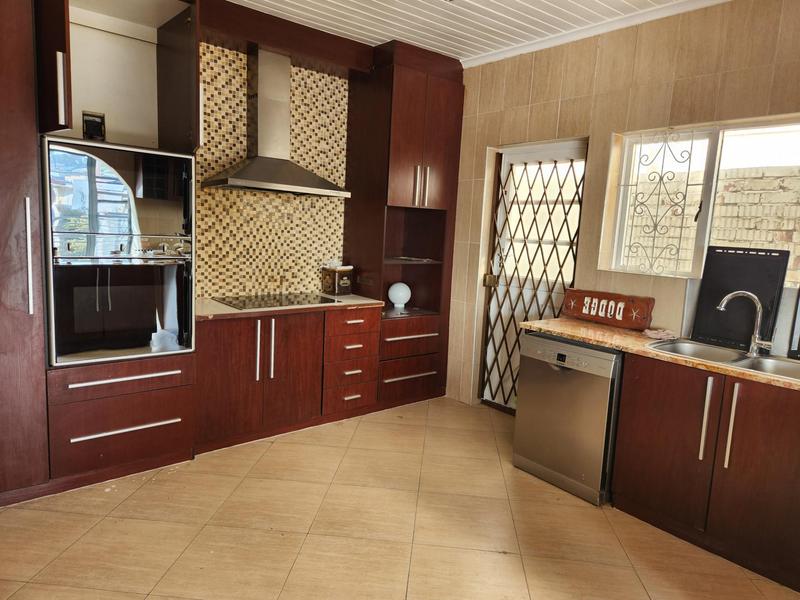 To Let 4 Bedroom Property for Rent in University Estate Western Cape
